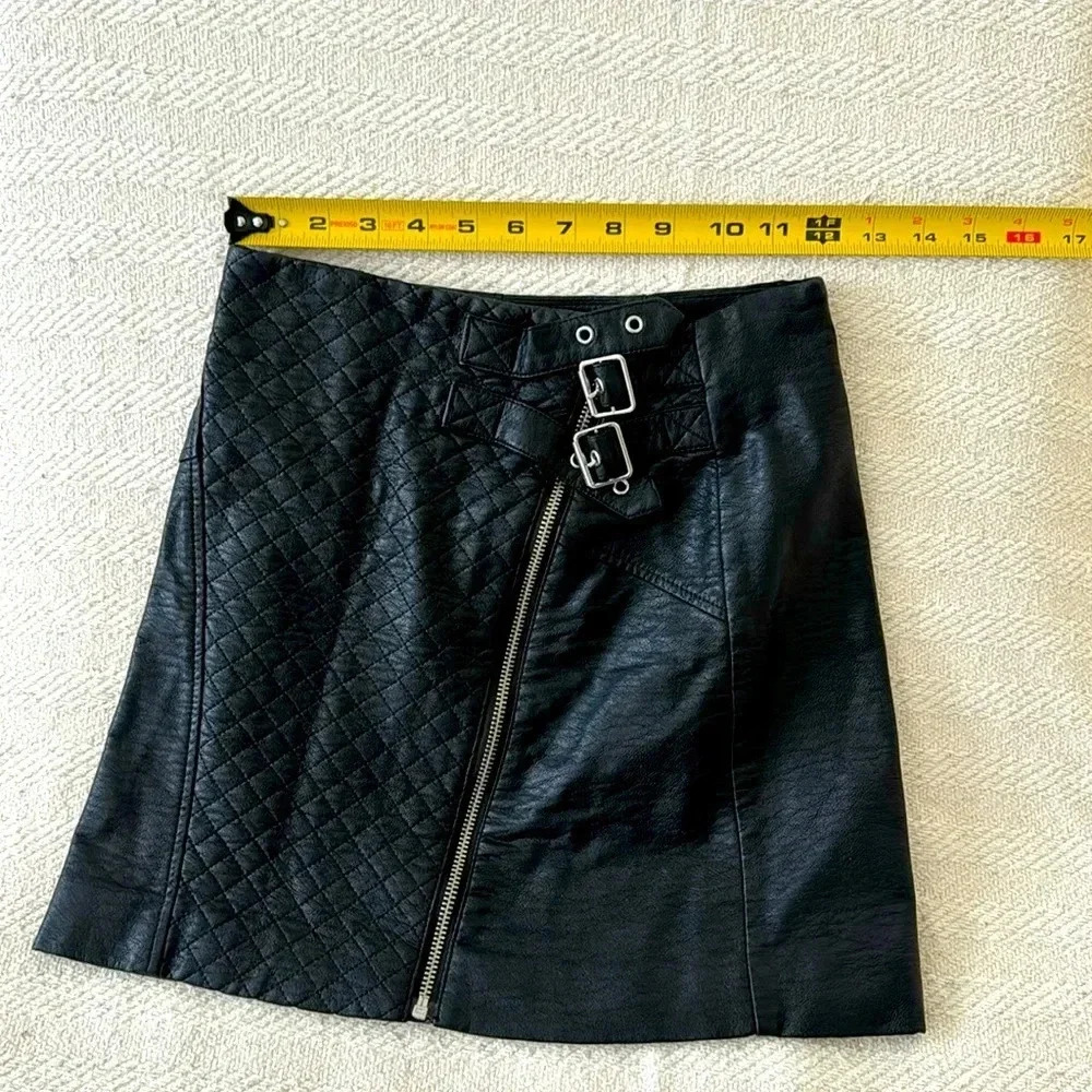 H&M Divided Faux Leather Mini Skirt Black Quilted Metal Zipper